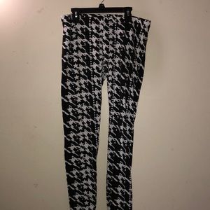 black and white leggings